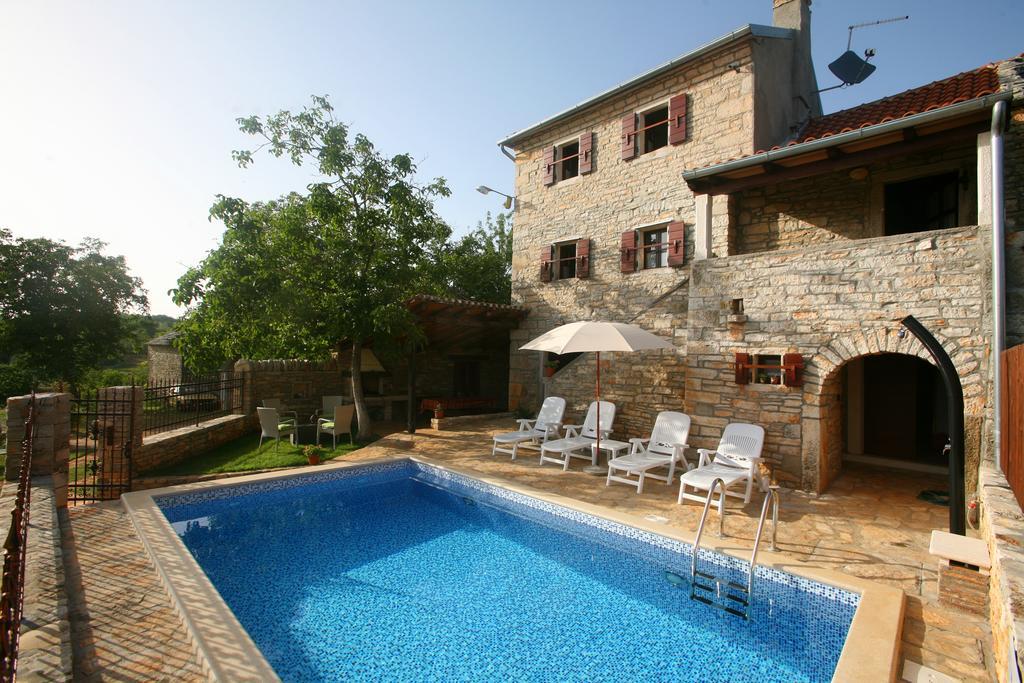 Villa Maria Oprtalj Habitación foto