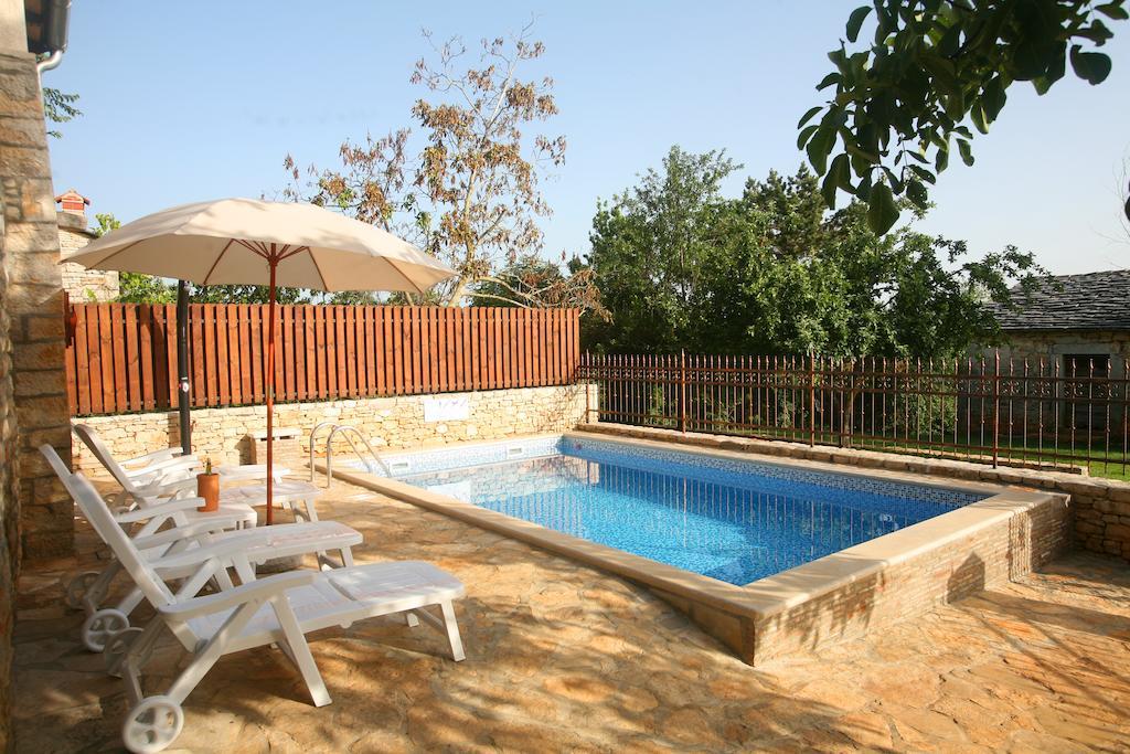 Villa Maria Oprtalj Habitación foto